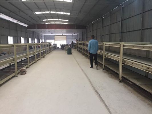 قیمت خوب خط تولید سنگین ساخت ورق های تزئینی گچ 595x595، 603x603 اندازه آنلاین