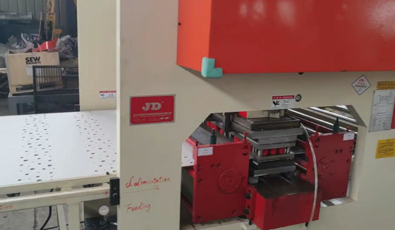 آسان برای کار کردن دستگاه هیدرولیک کاشی دستگاه پانچ صفحه تخته تخته MDF