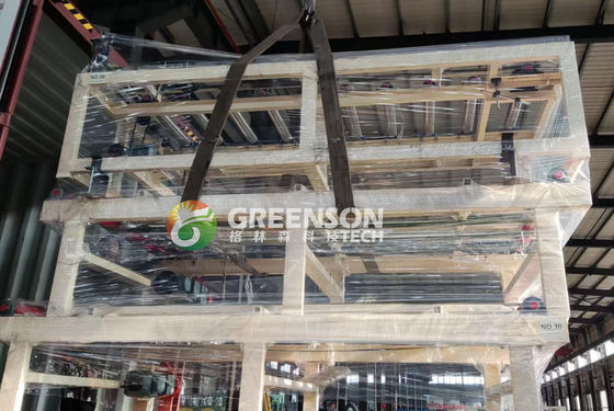 قیمت خوب ماشین گچ پوشانده شده PVC با عرض لامینینگ موثر 1300mm، 2-15m / min سرعت تنظیم شده و کنترل الکتریکی سیستم PLC برای خط تولید کاشی سقف گچ آنلاین