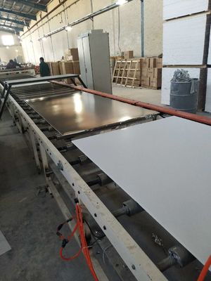 ماشین اکستروژن سقف پی وی سی به طور خودکار اتوماتیک دو طرفه