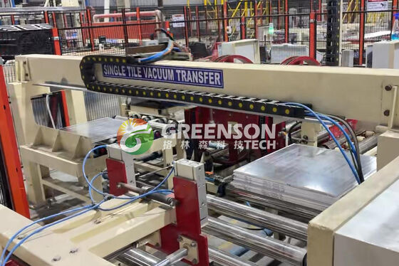 قیمت خوب دستگاه لامیناسیون خودکار گچ با سرعت لامیناسیون 15m/min و عرض موثر 1300mm برای کاشی های سقف گچ لایه دار PVC آنلاین