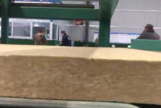 قیمت خوب خط تولید خودکار پشم سنگ با عرض تخته 1200-2400 میلی‌متر، چگالی 80-200 کیلوگرم بر متر مکعب و پشتیبانی مهندس خارج از کشور آنلاین